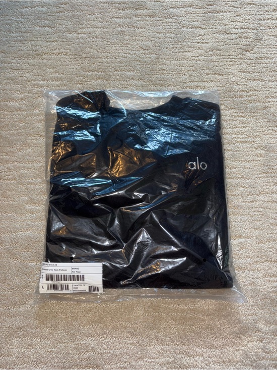 ALO Yoga Sweaters - Alo Yoga Accolade Crew Neck Pullover Black XS NWT